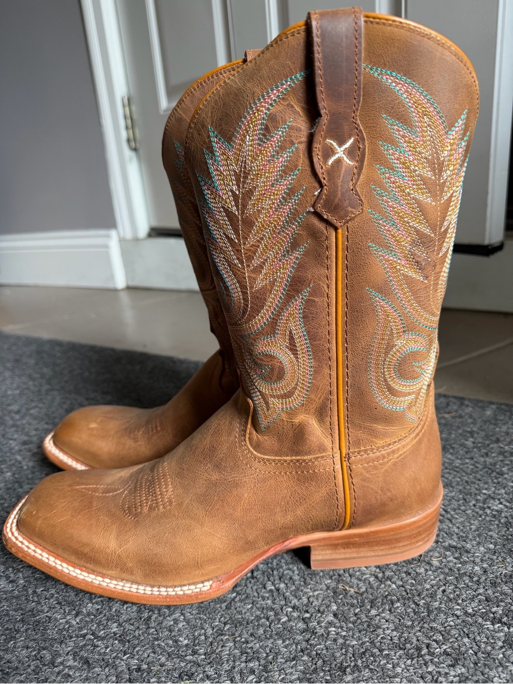 Twisted X Classic Brown Leather Western Cowboy Boots with Embroidered Detail